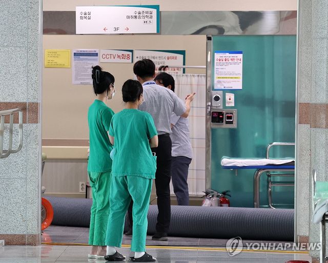 분주한 조선대병원 수술실 앞