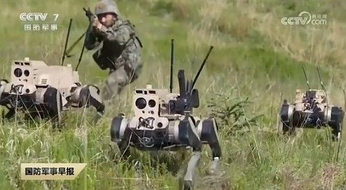 사족보행 로봇을 활용한 중국군 훈련