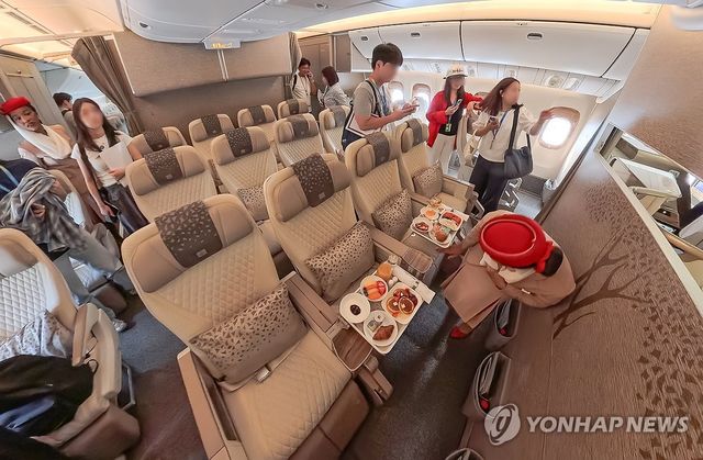에미레이트항공, 개조된 보잉 777 프리미엄 이코노미석 공개