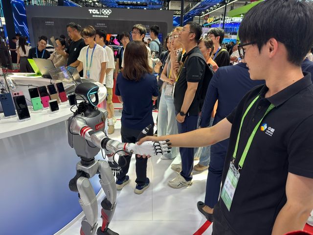 중국 IT기업 레노버의 휴머노이드 로봇