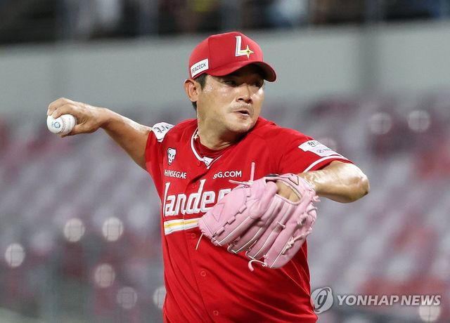 투구하는 노경은