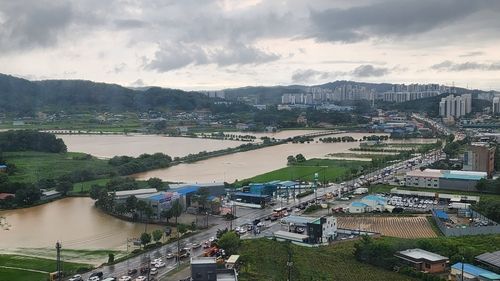 농경지가 물에 잠긴 아산시 득산동 일대