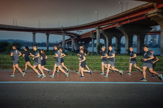 한강을 달리는 러닝크루