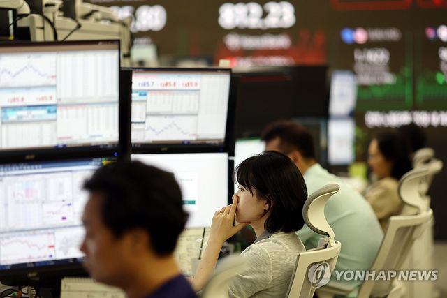 코스피, 28.90p(0.90%) 내린 3,186.38(장종료)