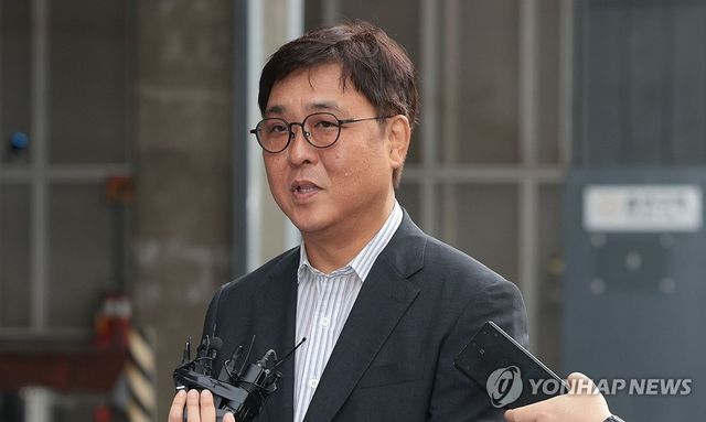 질문에 답하는 최휘영 문체부 장관 후보자