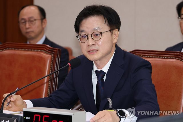 질의에 답하는 김정관 산업통상자원부 장관 후보자