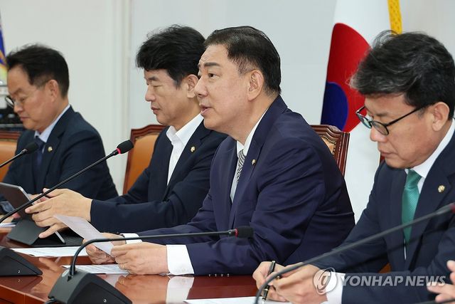 발언하는 민주당 김병기 원내대표