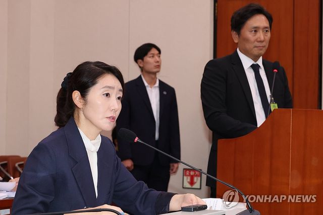 답변하는 강선우 여가부 장관 후보자