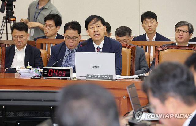 답변하는 구윤철 기재부 장관 후보자