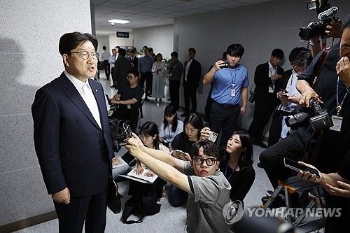 압수수색 관련 입장 밝히는 권성동 의원 