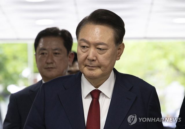 영장실질심사 출석하는 윤석열 전 대통령