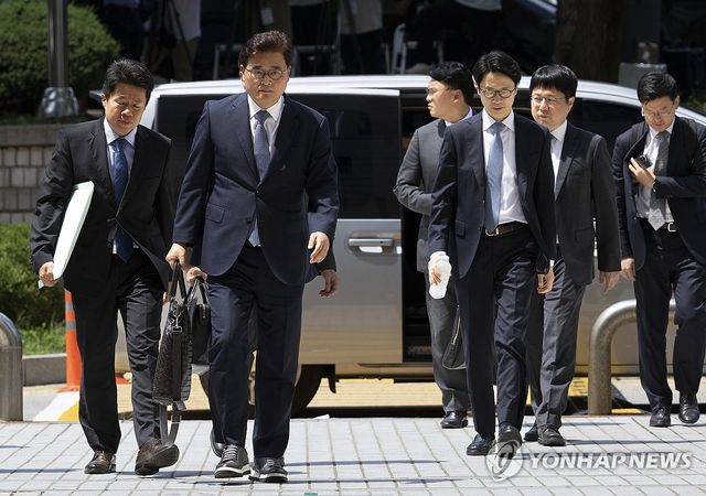 영장실질심사 출석하는 박억수 특검보