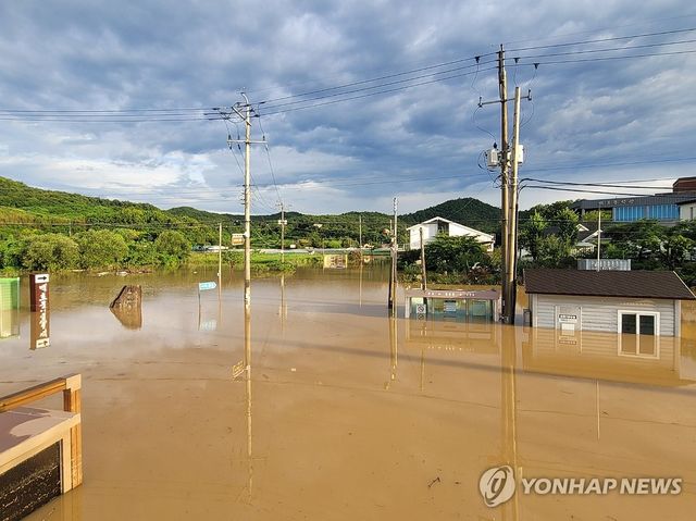 빗물에 잠긴 전남 나주 도로