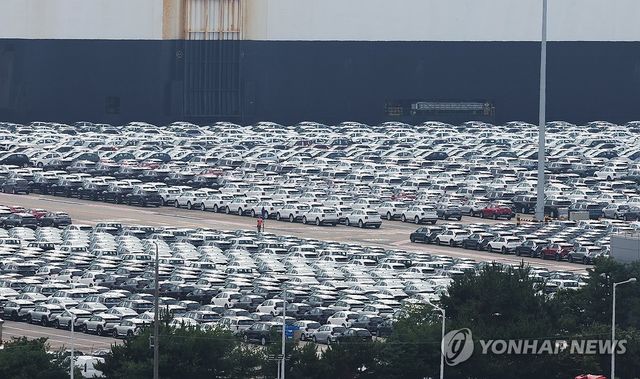 수출 대기 중인 자동차