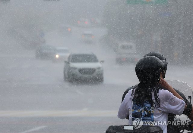 게릴라성 폭우 쏟아지는 제주
