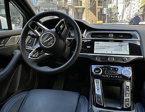 로보택시 웨이모 차량 운전석