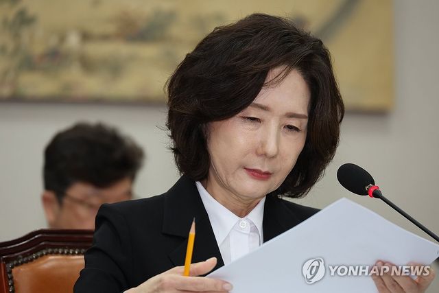 질의듣는 이진숙 후보자