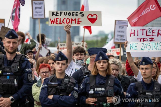 '난민 환영' 맞불집회