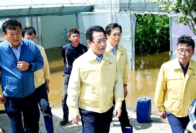 영암 집중 호우 피해 현장 방문한 김영록 전남지사