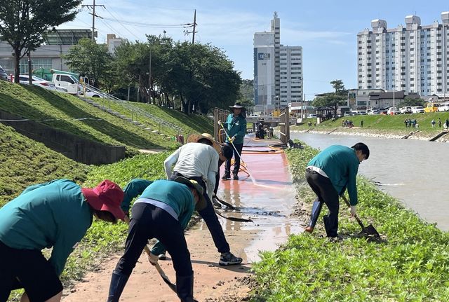 순창서 폭우 피해 응급 복구 작업