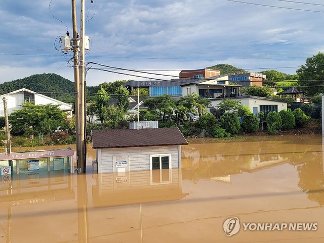빗물에 잠긴 전남 나주 도로