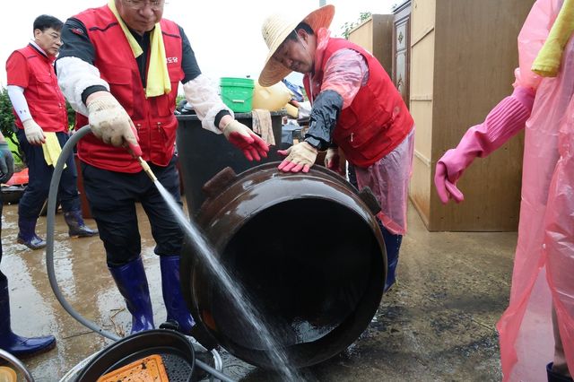 충남 수해현장 찾은 국민의힘 지도부