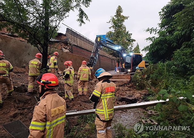 오산 가장교차로 고가도로 옹벽 붕괴