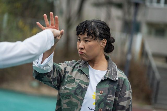 ENA '살롱 드 홈즈'의 한 장면