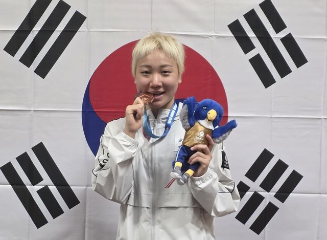 하계세계대학경기대회 여자 배영 200ｍ에서 한국신기록으로 동메달을 딴 이은지. 