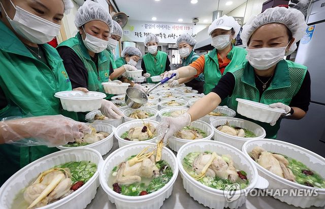 온기 가득 담긴 삼계탕