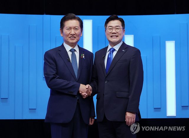 민주당 정청래-박찬대 당대표 후보 기념촬영