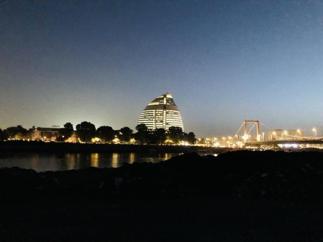 나일강을 운행하는 보트에서 본 하르툼 야경