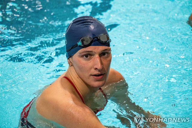 여성 수영 경기에서 우승했던 리아 토머스