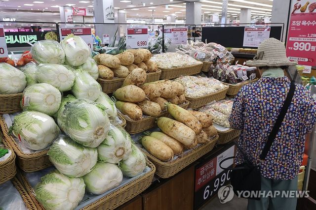 장마·폭염 앞두고 채소값 들썩