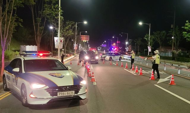 음주운전 단속 중인 울산경찰