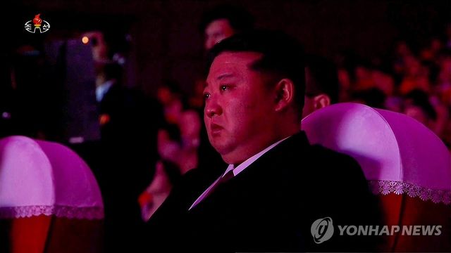 김정은, 러 파병군 활동 모습 상영되자 눈물 글썽