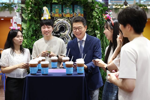 1일 저연차 공무원과 차담회를 하는 정원오 성동구청장