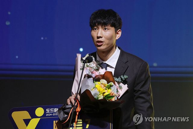 남자부 연봉킹에 오른 KB손해보험의 황택의