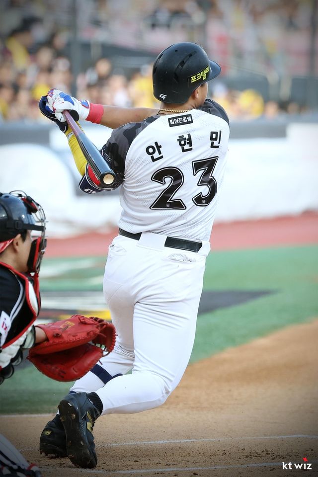 단단한 하체에서 시작되는 안현민의 장타