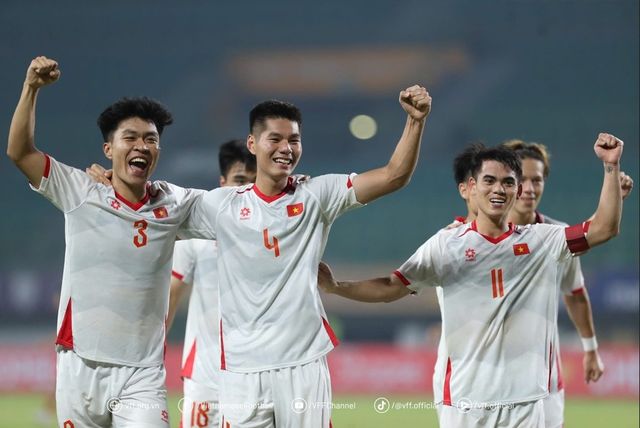 승리를 기뻐하는 베트남 선수들