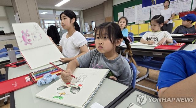 만화·애니메이션 배우는 애월초 학생들