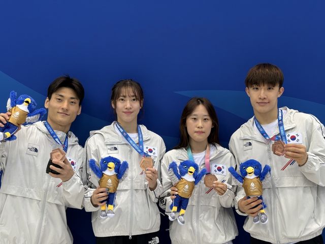 혼성 팀 경기 동메달을 합작한 김영택, 김나현, 오수연, 김지욱(이상 왼쪽부터).