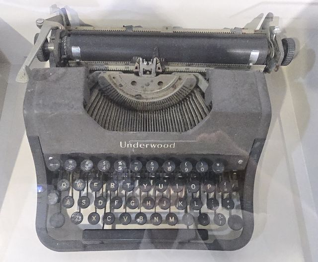언더우드 타자기 회사의 수동 영문 타자기