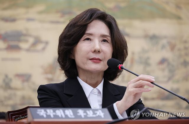 질의 듣는 이진숙 후보자