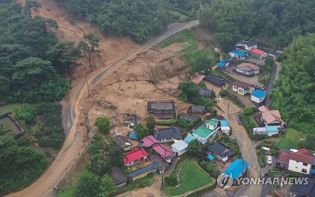 폭우에 산사태
