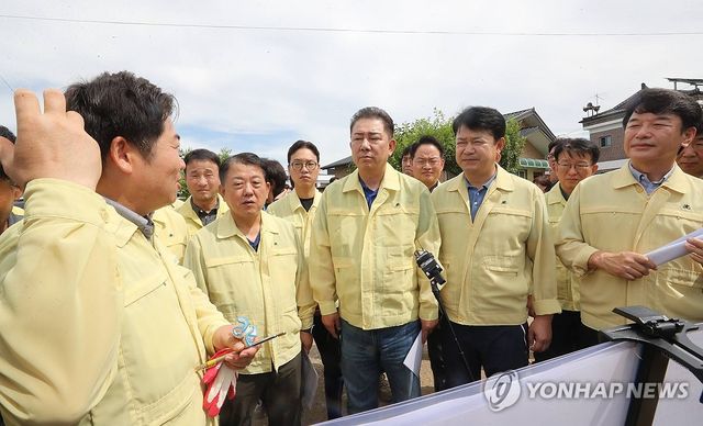수해 현장 찾은 민주당 지도부
