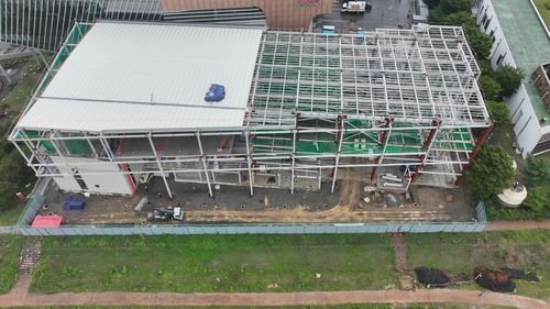 지붕 공사 진행 중인 APEC 정상회의 미디어센터