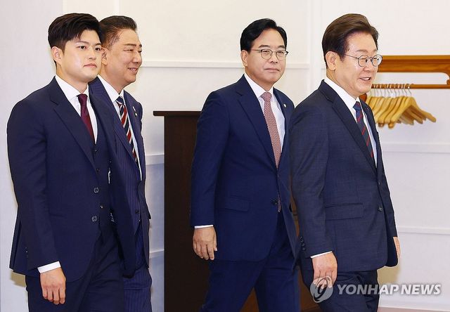 이재명 대통령, 여야 지도부와 오찬 회동