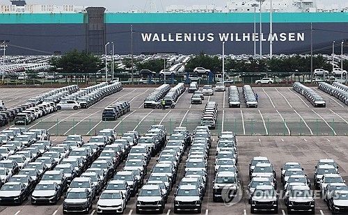 수출 대기 중인 자동차