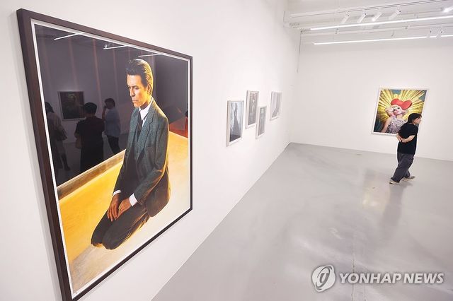데이비드 보위 서거 10주기 사진전